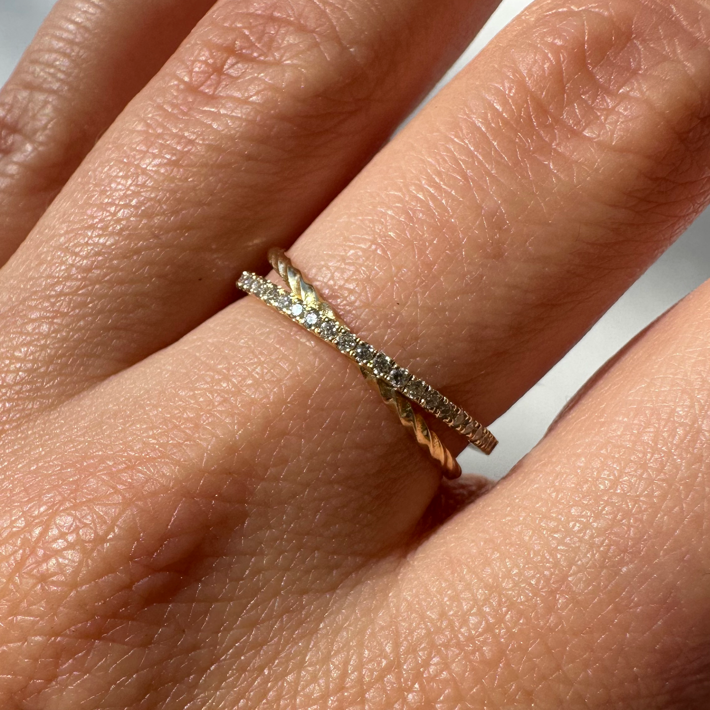 Cross 0,13ct Pırlanta 18k Altın Yüzük