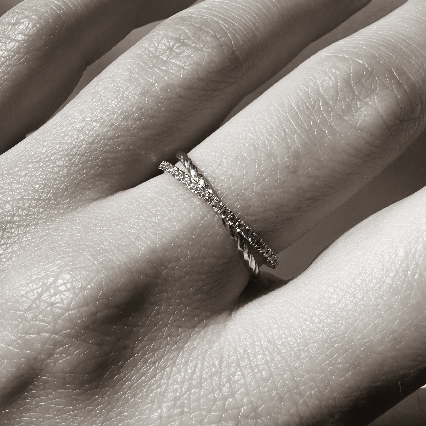 Cross 0,13ct Pırlanta 18k Altın Yüzük