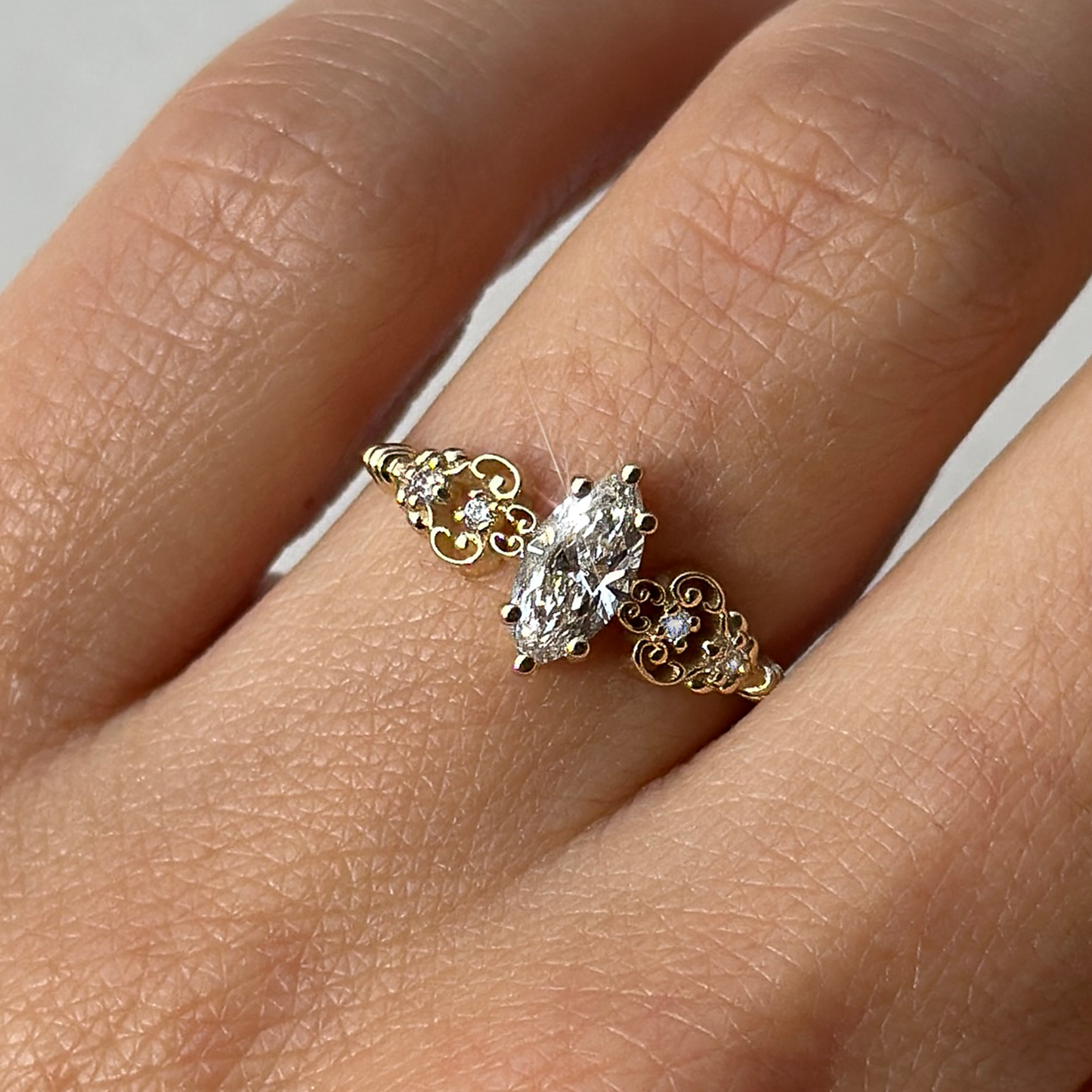 Bella 0.45ct Markiz Kesim Pırlanta 18k Altın Yüzük