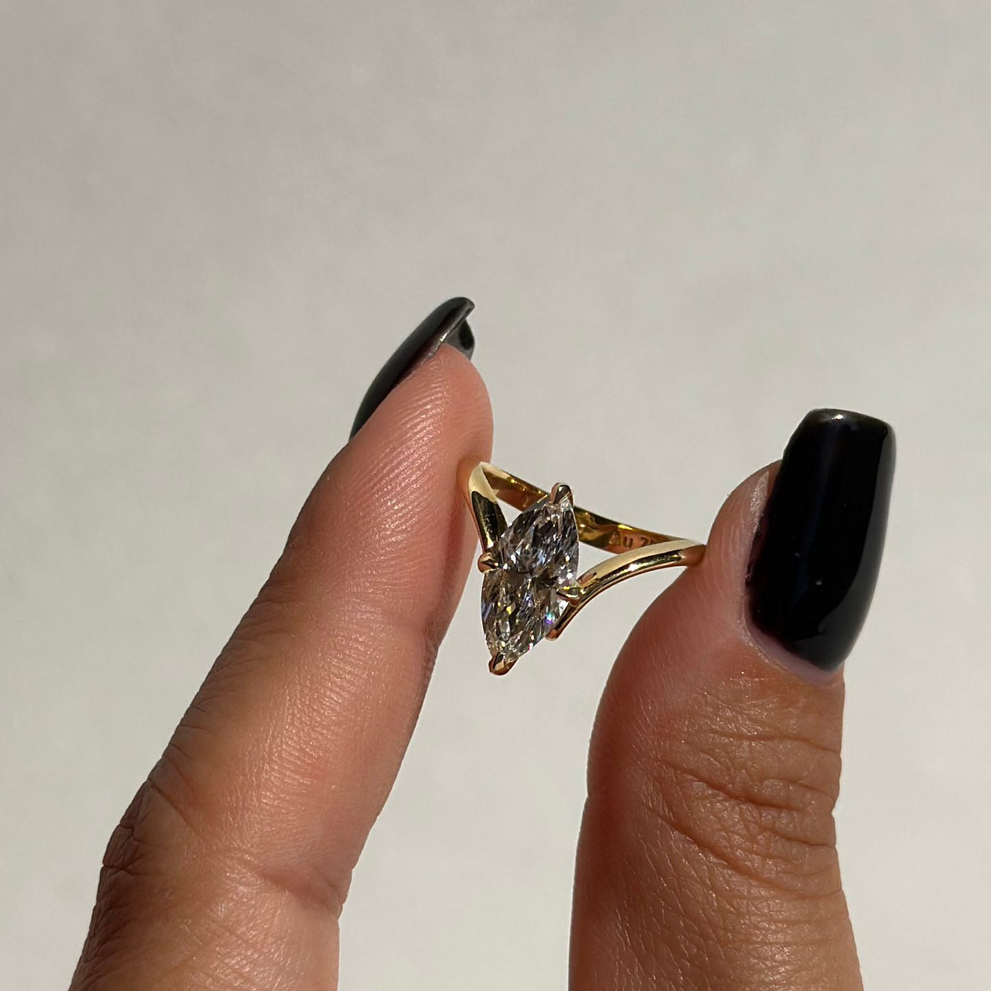 Swan 1,5ct Markiz Kesim Lab Pırlanta 18k Altın Yüzük