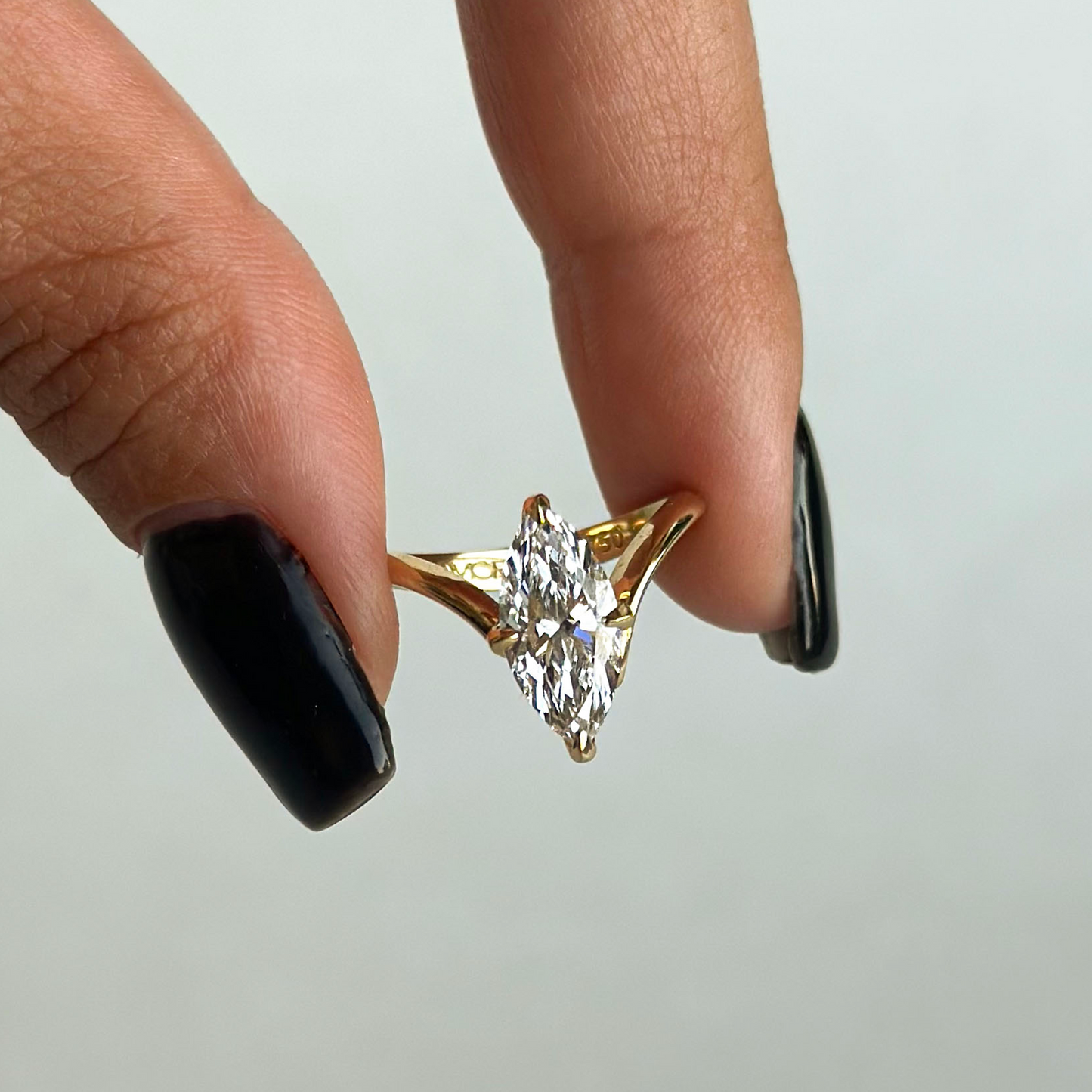 Swan 1,5ct Markiz Kesim Lab Pırlanta 18k Altın Yüzük