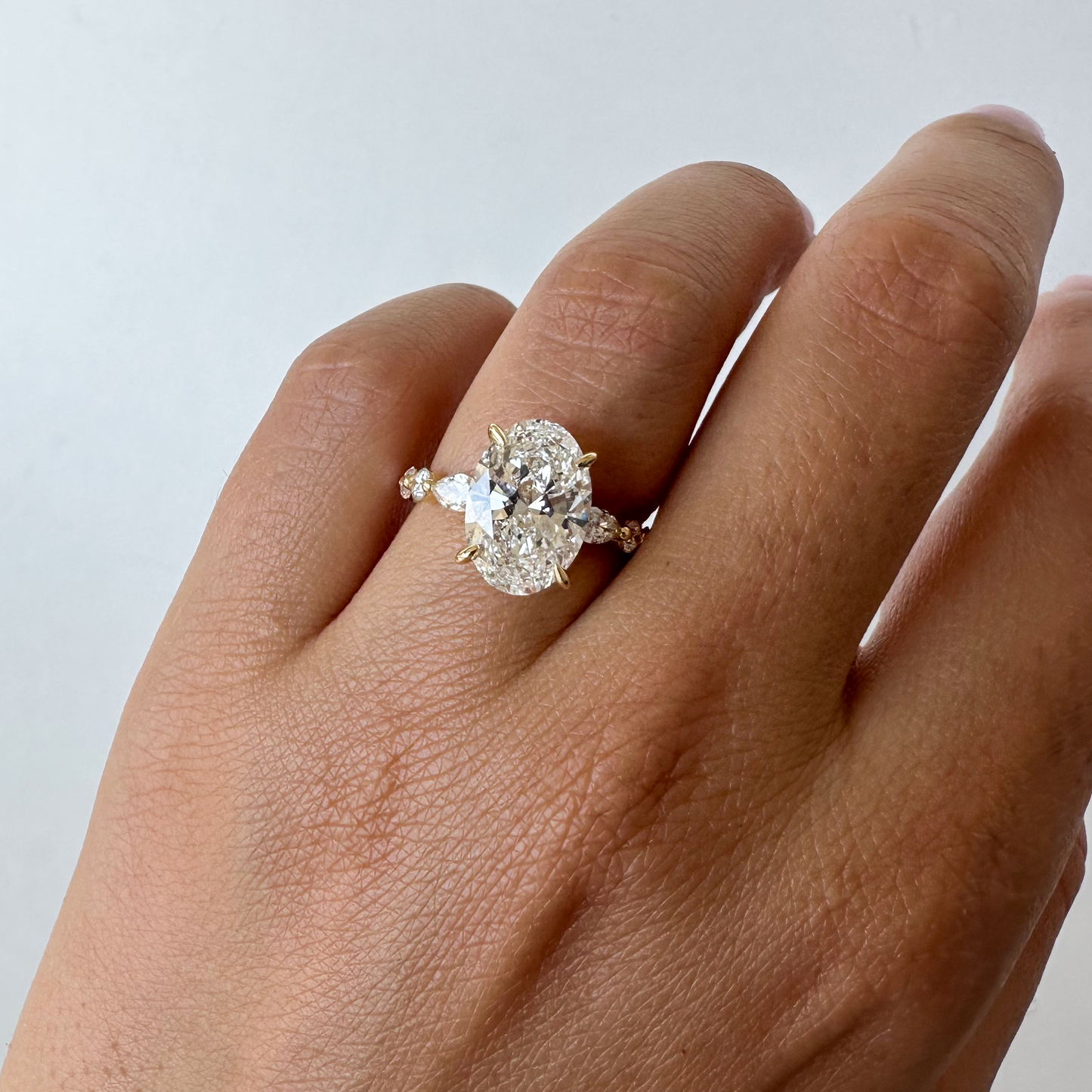 Maribel 3.63ct Oval Kesim Lab Pırlanta 18k Altın Yüzük