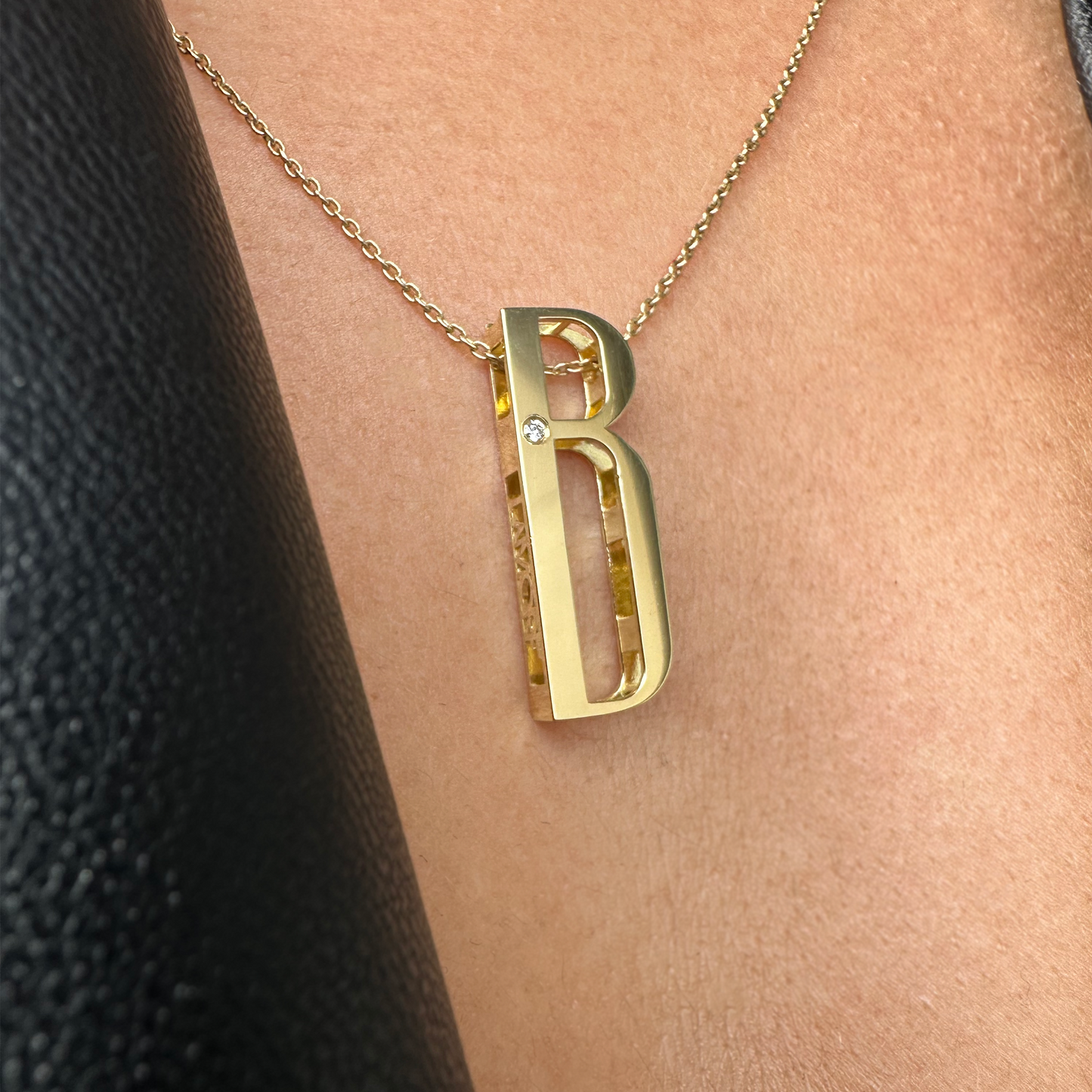 INITIALE ® Pırlanta 18k Altın Harf Kolye