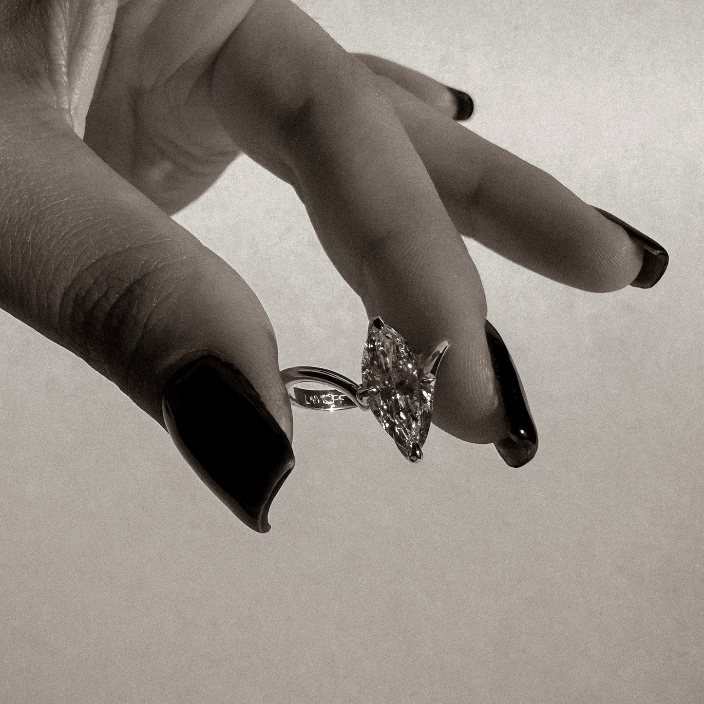Swan 1,5ct Markiz Kesim Lab Pırlanta 18k Altın Yüzük