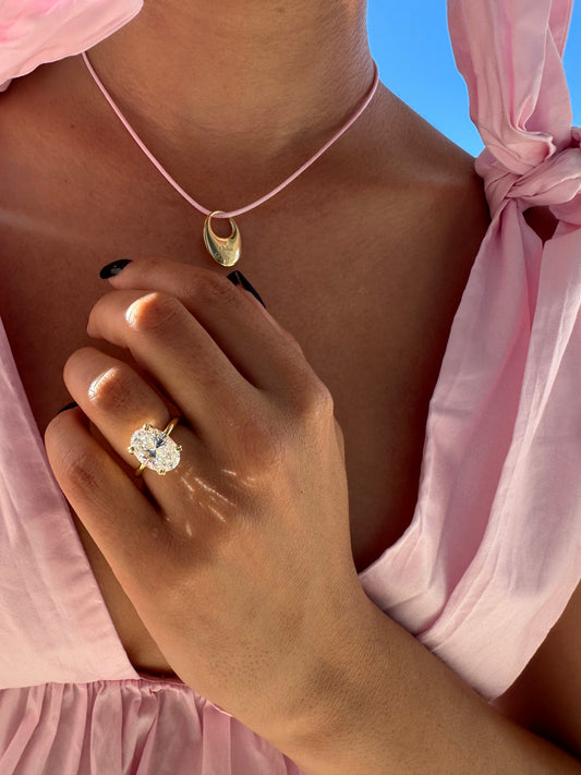 EGG Plaka Pırlanta 18k Altın Saten İpli Kolye