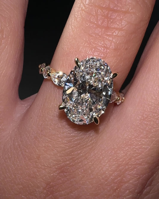Maribel 3.63ct Oval Kesim Lab Pırlanta 18k Altın Yüzük